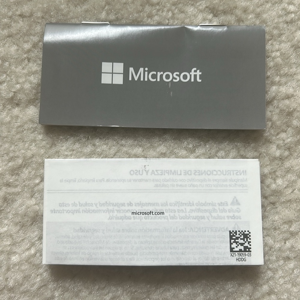 Microsoft Wireless Display Adapter - Picture 7 of 12